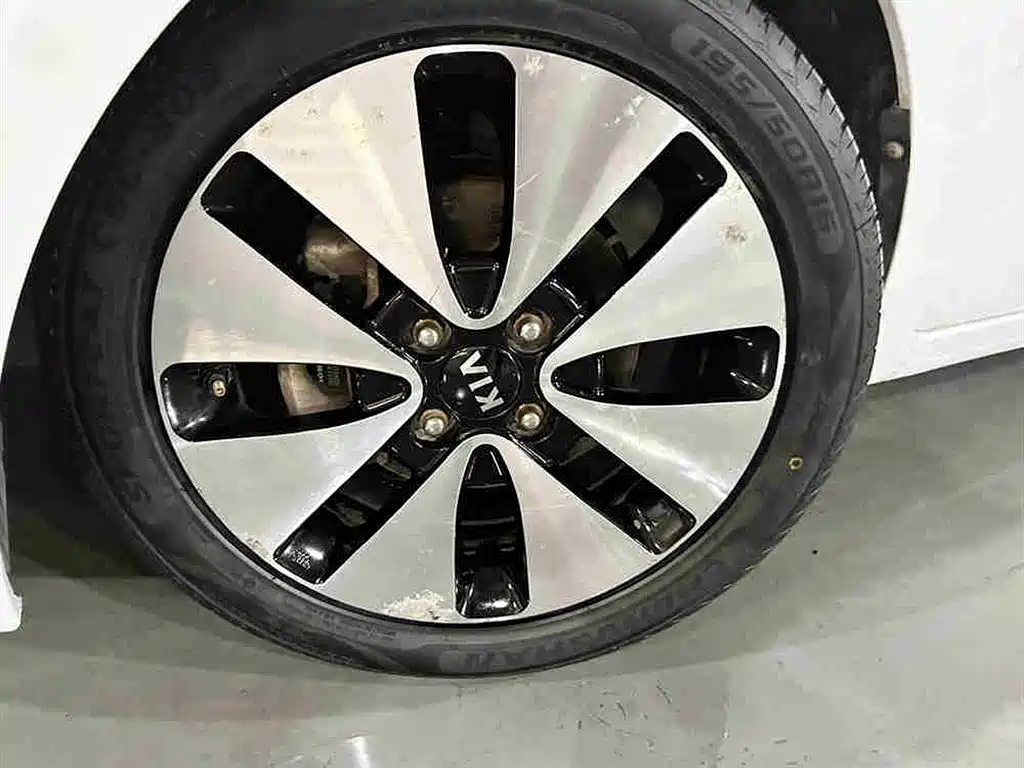 Kia K2 2012 Sedan 1.6L AT Premium Commemorative Edition