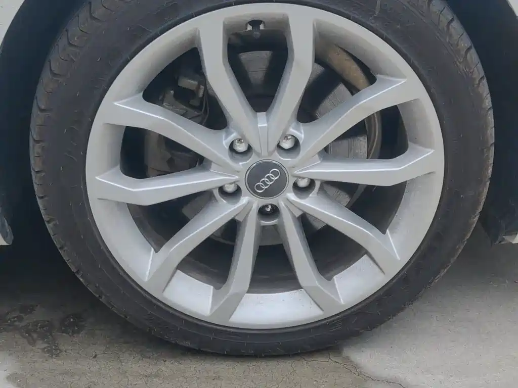 Audi A4L 2019 40 TFSI Fashion Edition China VI