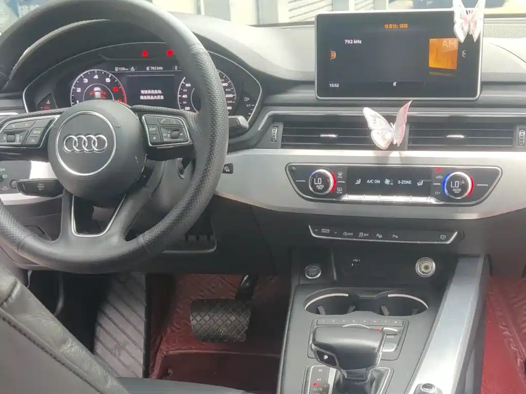 Audi A4L 2019 40 TFSI Fashion Edition China VI