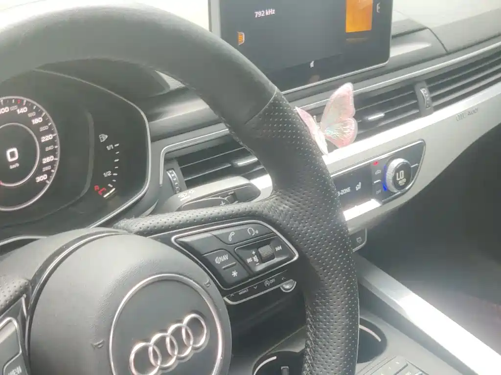 Audi A4L 2019 40 TFSI Fashion Edition China VI