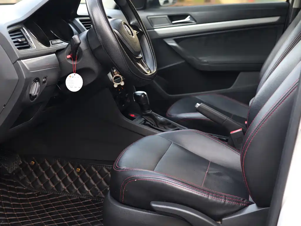 Volkswagen Lavida 2017 1.6L Automatic Fashion Edition