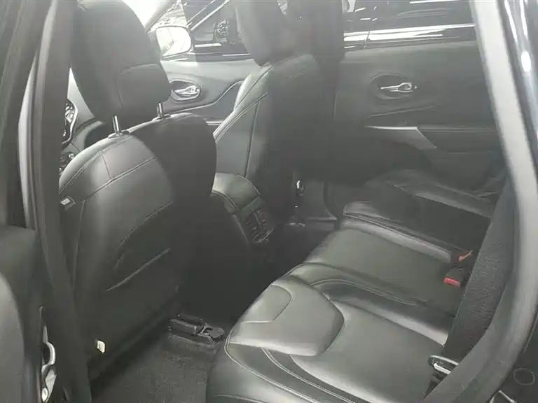 2019 Jeep Cherokee 2.0T 2WD Smart Edition China V
