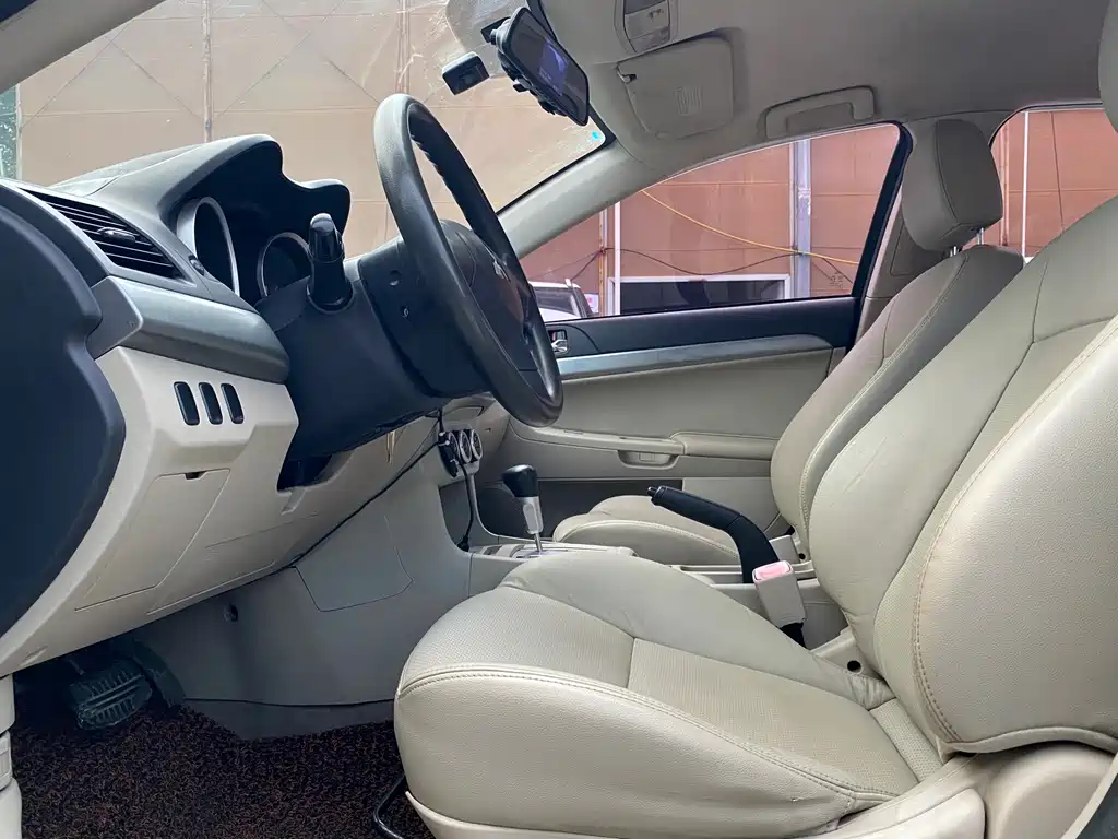Mitsubishi Lancer EX 2010 Fashion Edition 1.8L CVT Comfort