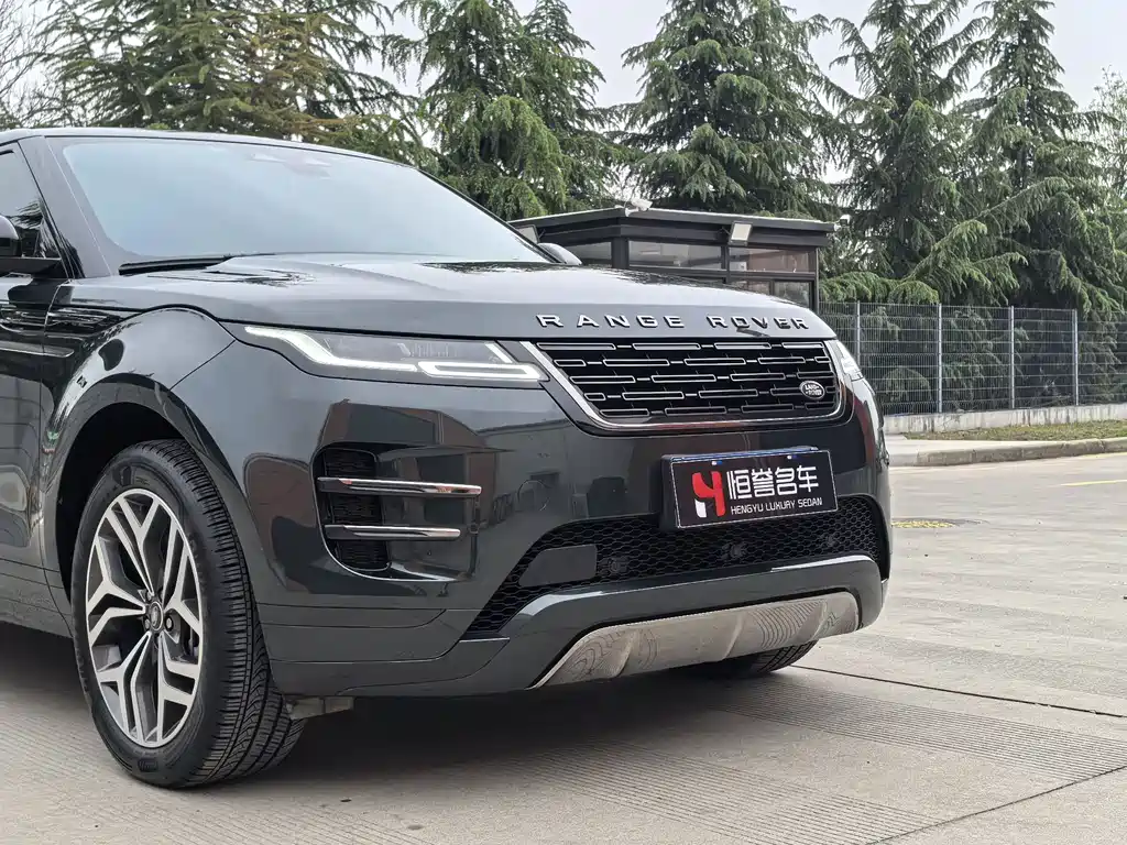 Range Rover Evoque L 2024 SE