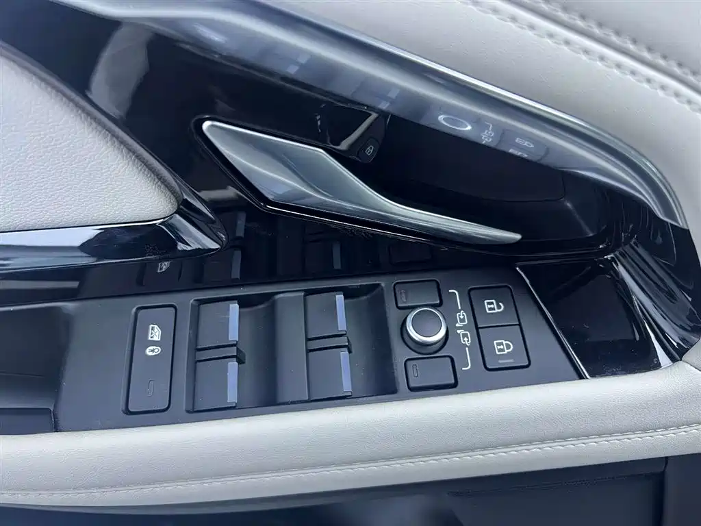 Range Rover Evoque L 2021 249PS R-Dynamic First Edition