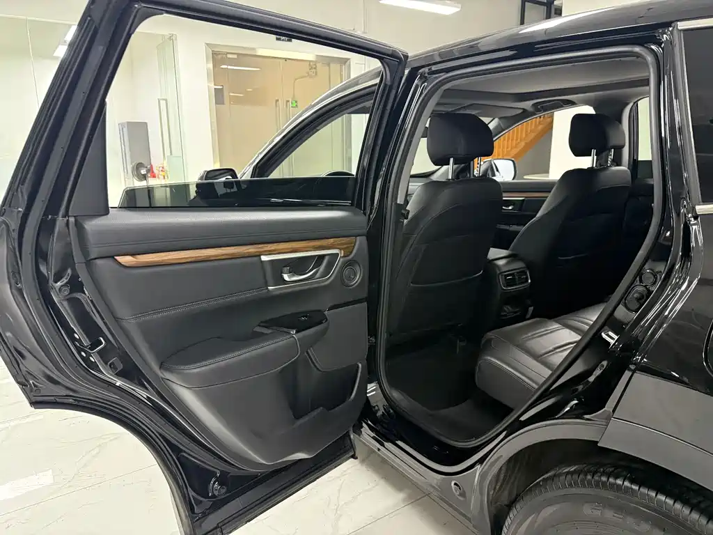 Honda CR-V 2021 240TURBO CVT 2WD Fashion Edition