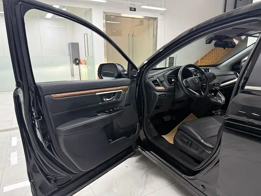 Honda CR-V 2021 240TURBO CVT 2WD Fashion Edition