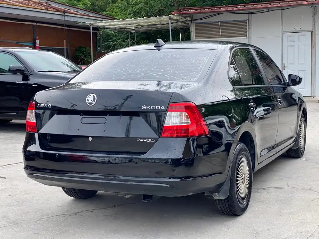 Skoda Rapid 2013 1.6L Manual Lexuan