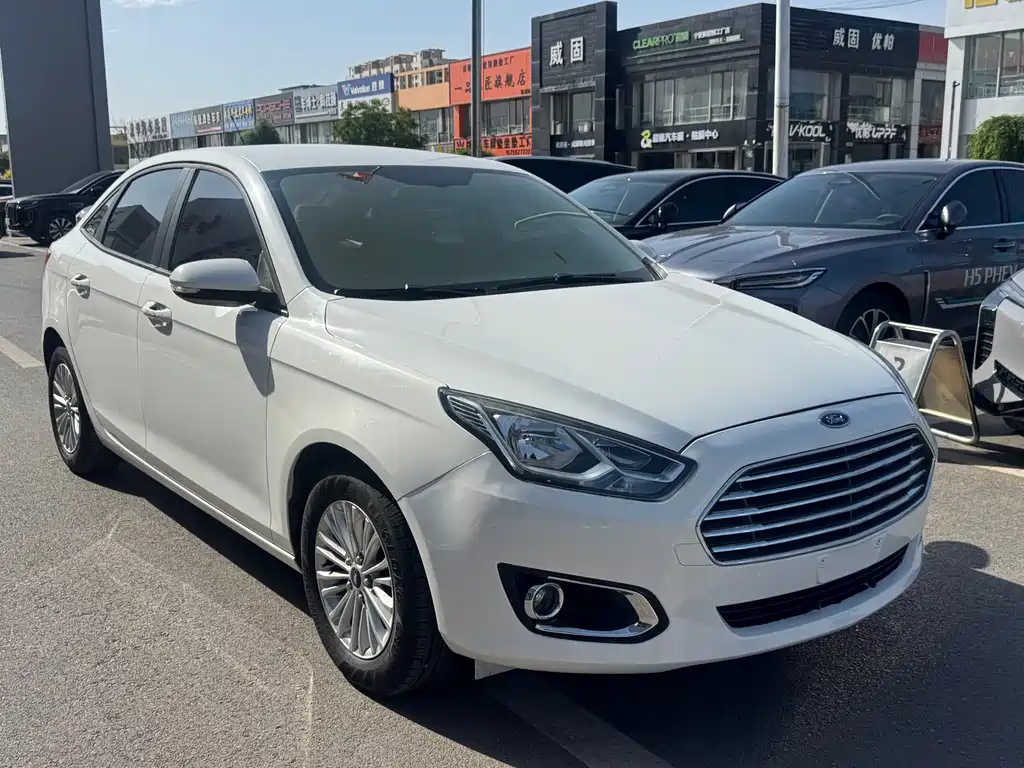 Ford Escort 2015 1.5L Automatic Fashion Edition