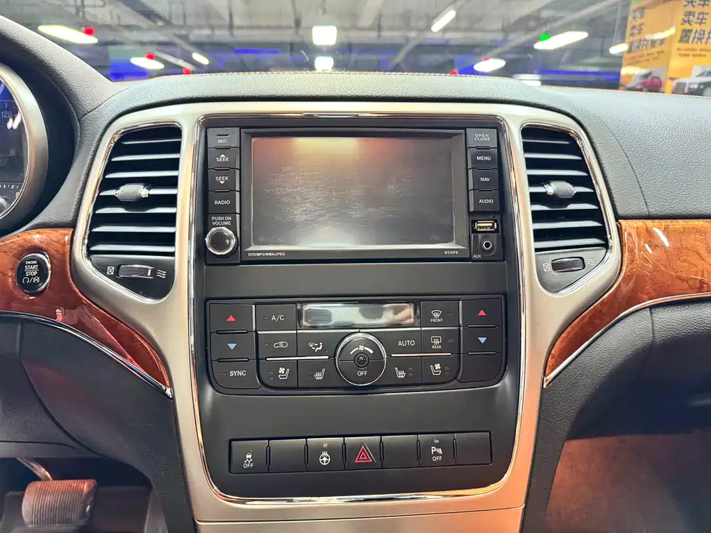 Jeep Grand Cherokee 2012 3.6L Flagship Edition
