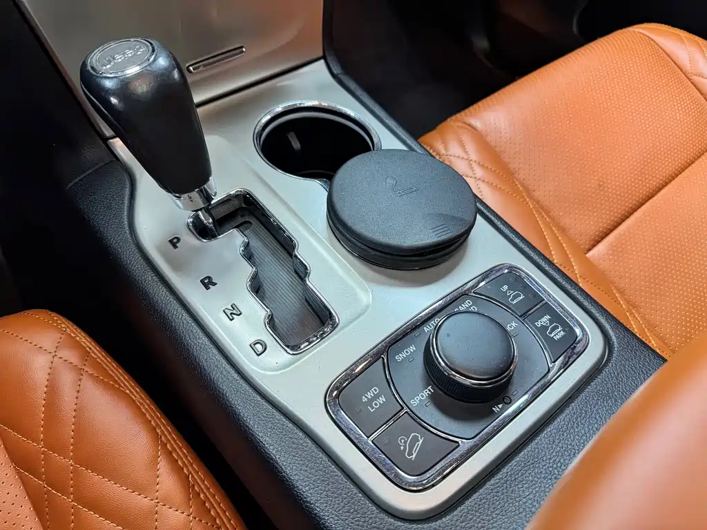 Jeep Grand Cherokee 2012 3.6L Flagship Edition