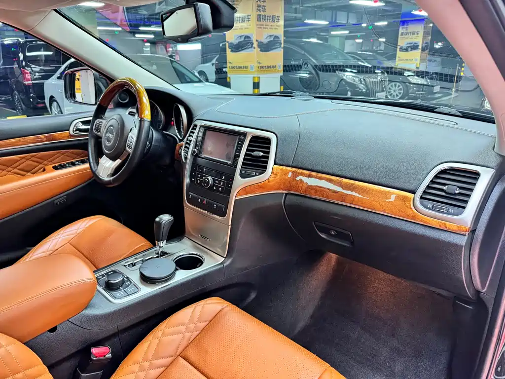 Jeep Grand Cherokee 2012 3.6L Flagship Edition
