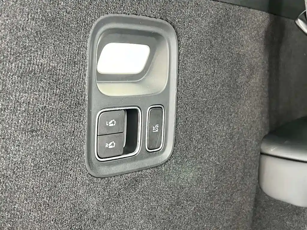 Li Auto L8 2023 Pro