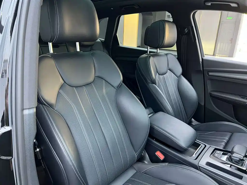 Audi Q5L 2024 40 TFSI Luxury Dynamic Edition