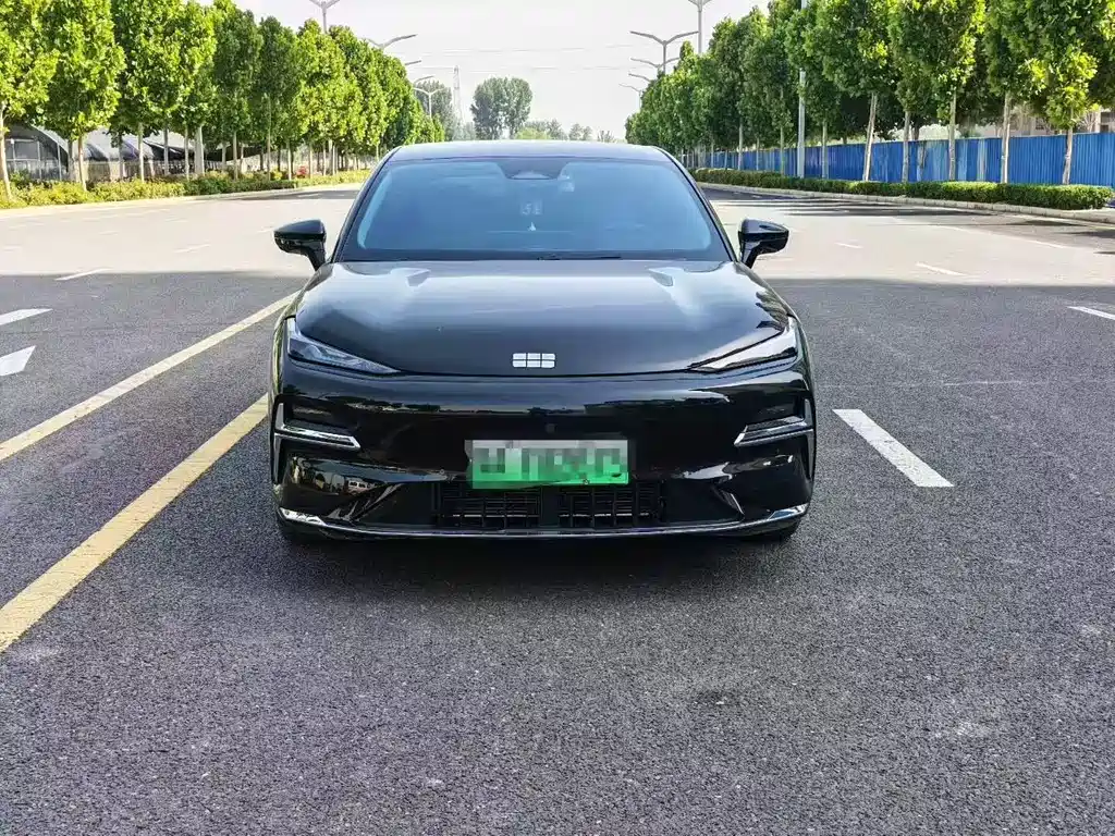 Geely Galaxy Starship 8 2025 130km EM-i Premium Edition