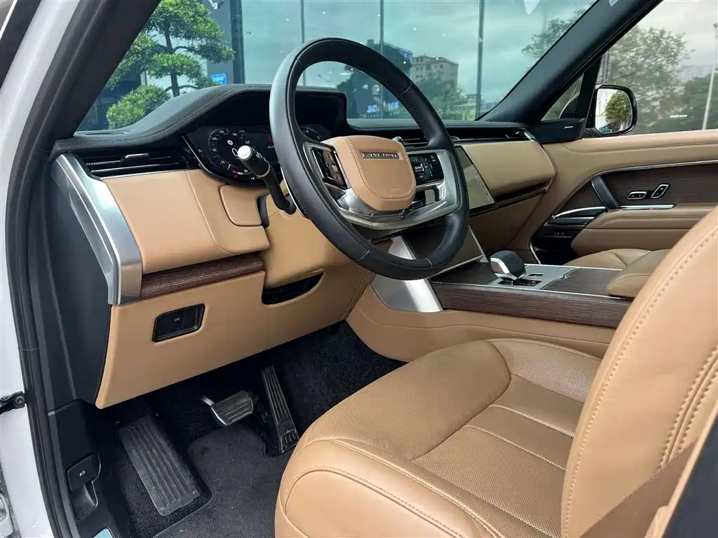 Range Rover 2024 3.0 L6 400PS Autobiography LWB 7-Seater