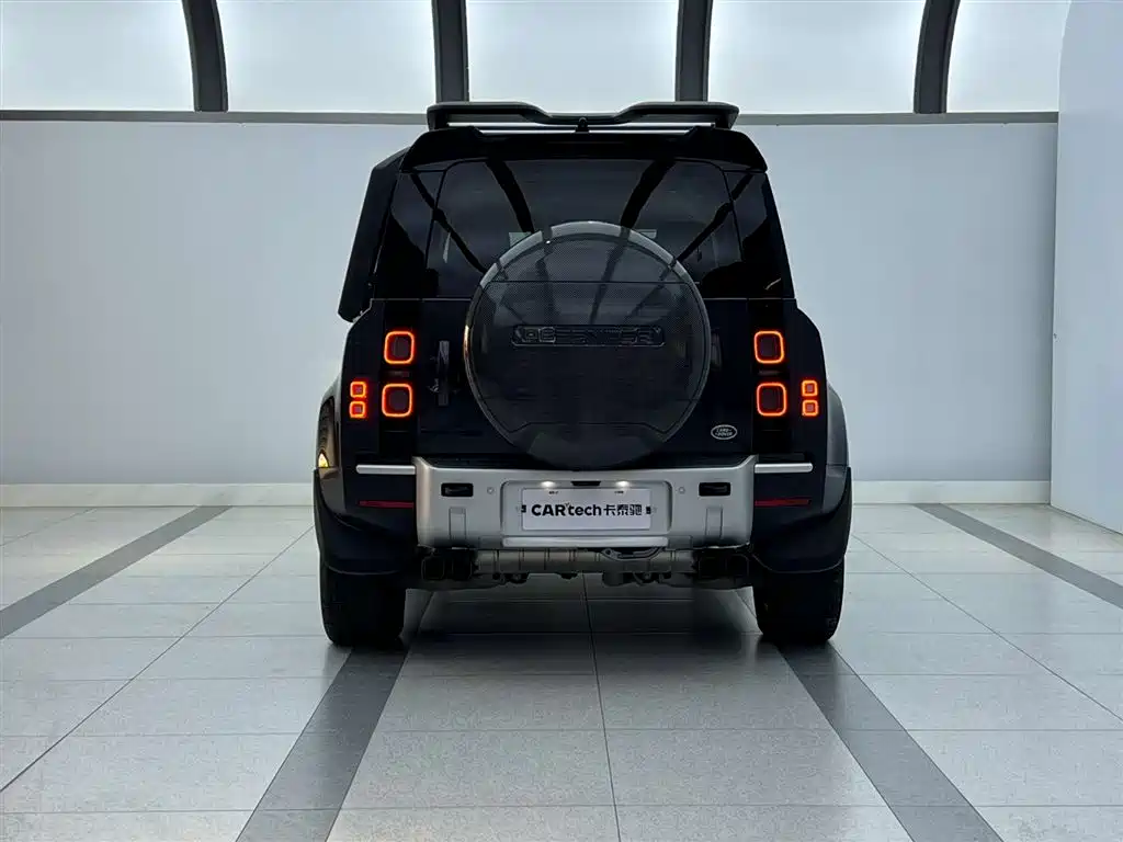 Land Rover Defender 2023 110 3.0T P400 Dark Edition