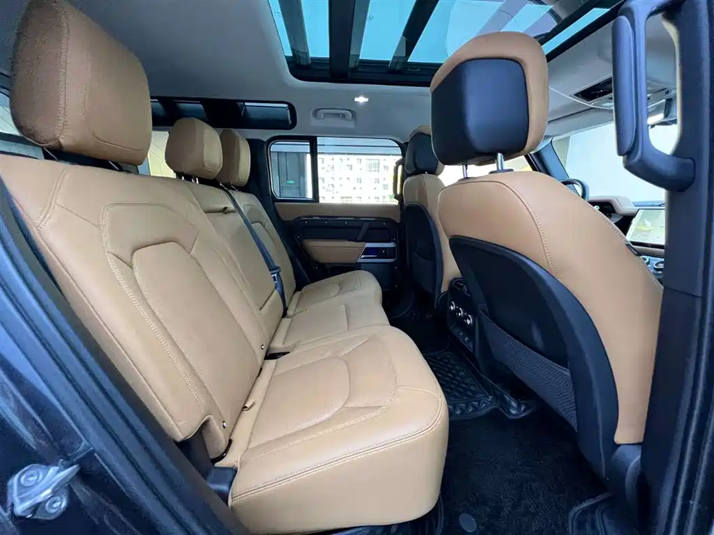 Land Rover Defender 2023 110 3.0T P400 Dark Edition