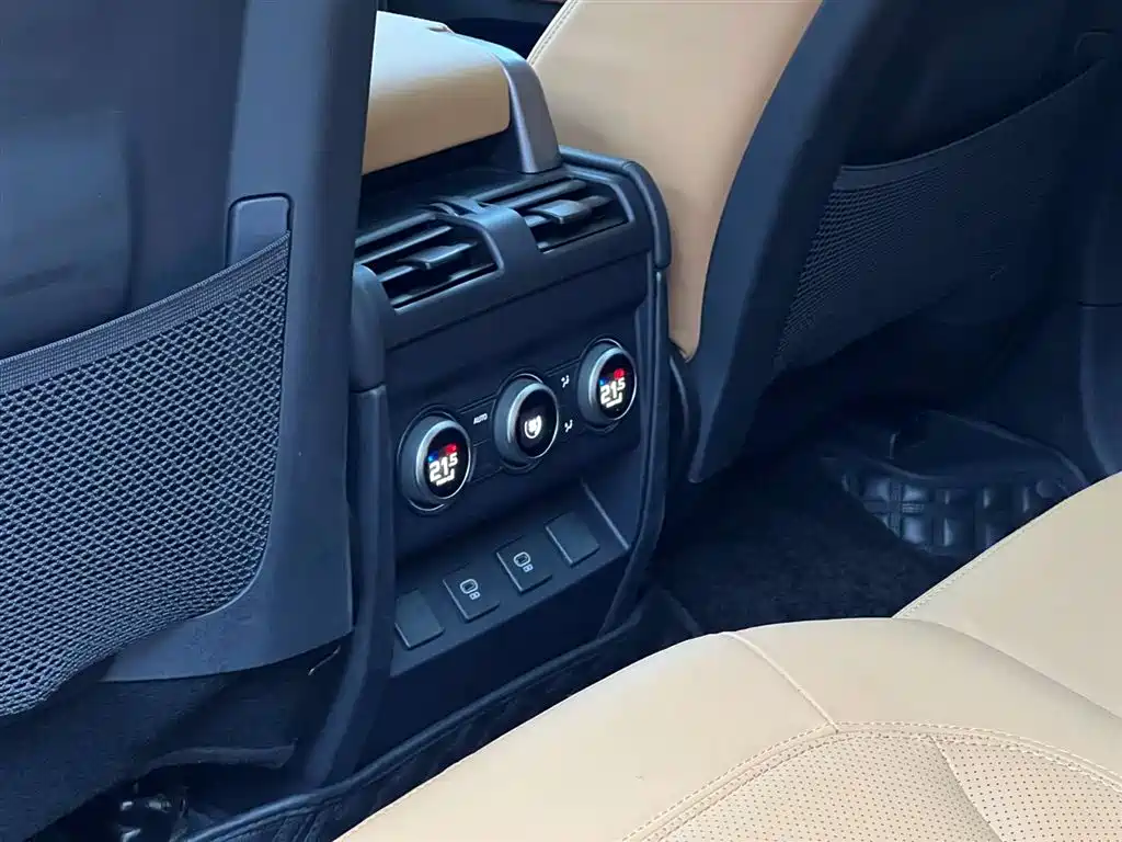 Land Rover Defender 2023 110 3.0T P400 Dark Edition