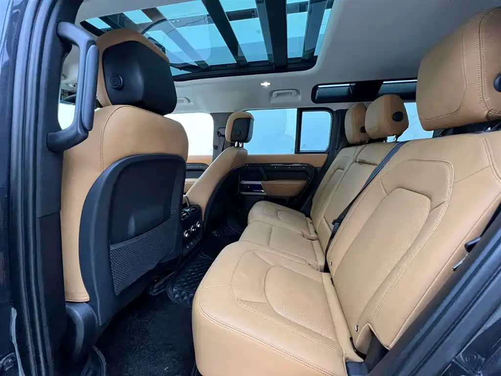 Land Rover Defender 2023 110 3.0T P400 Dark Edition