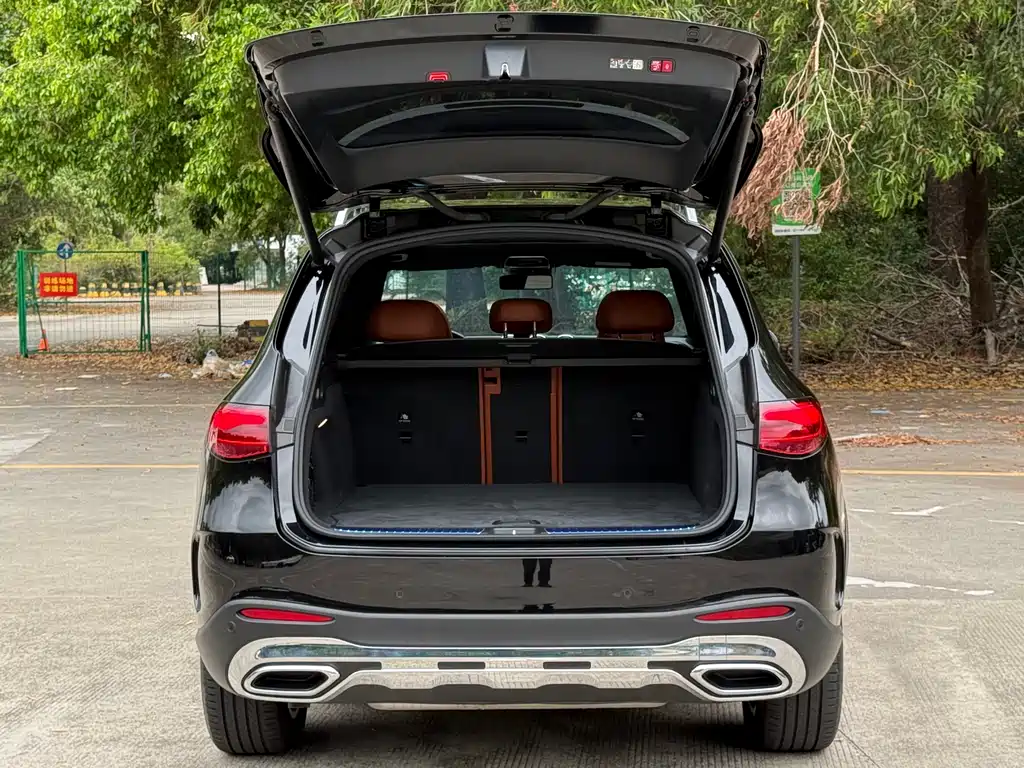 Mercedes-Benz GLC 260 L 4MATIC Luxury 5-Seater 2024