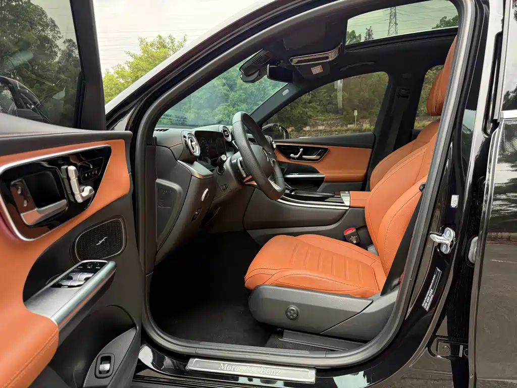 Mercedes-Benz GLC 260 L 4MATIC Luxury 5-Seater 2024