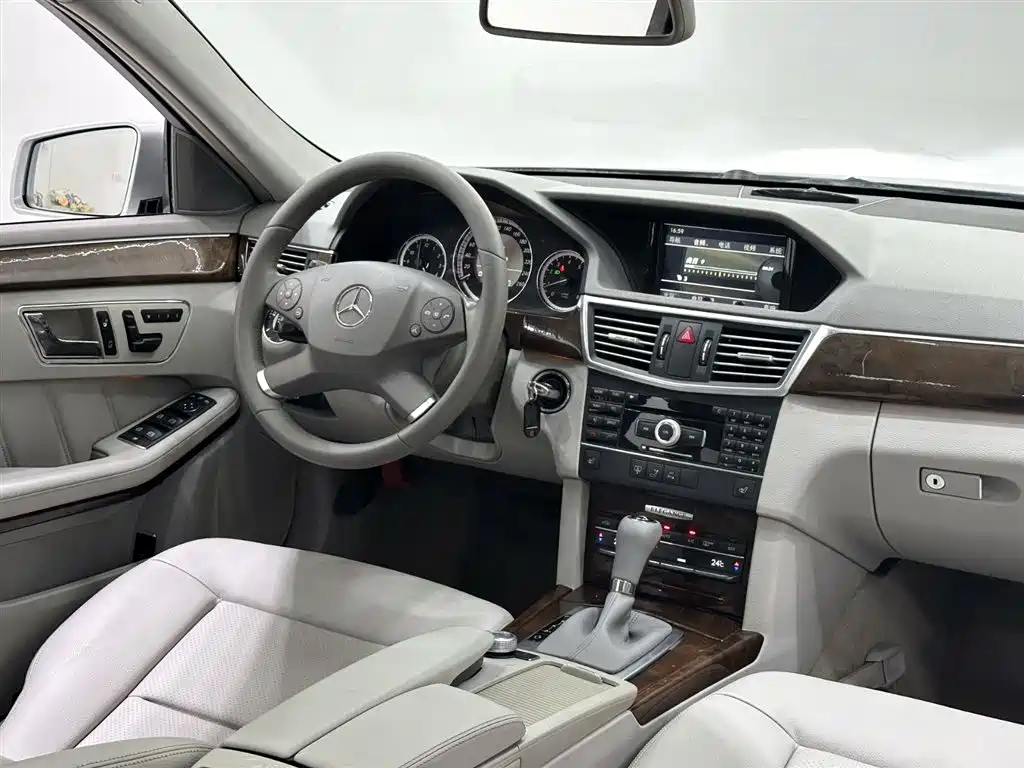 Mercedes-Benz E-Class 2011 E 260 L CGI Fashion