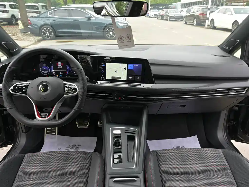 Volkswagen Golf GTI 2021