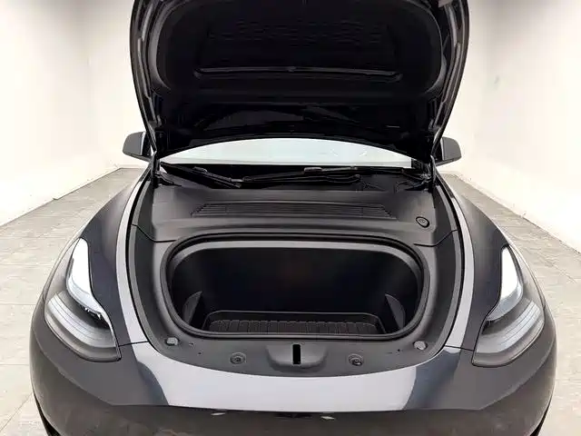 Model Y 2024 Rear-Wheel Drive