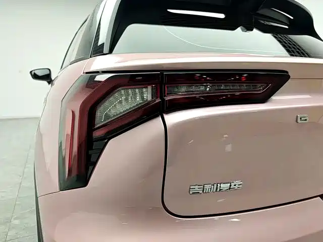Geely Geometry E Firefly 2024 401km Fluorescence