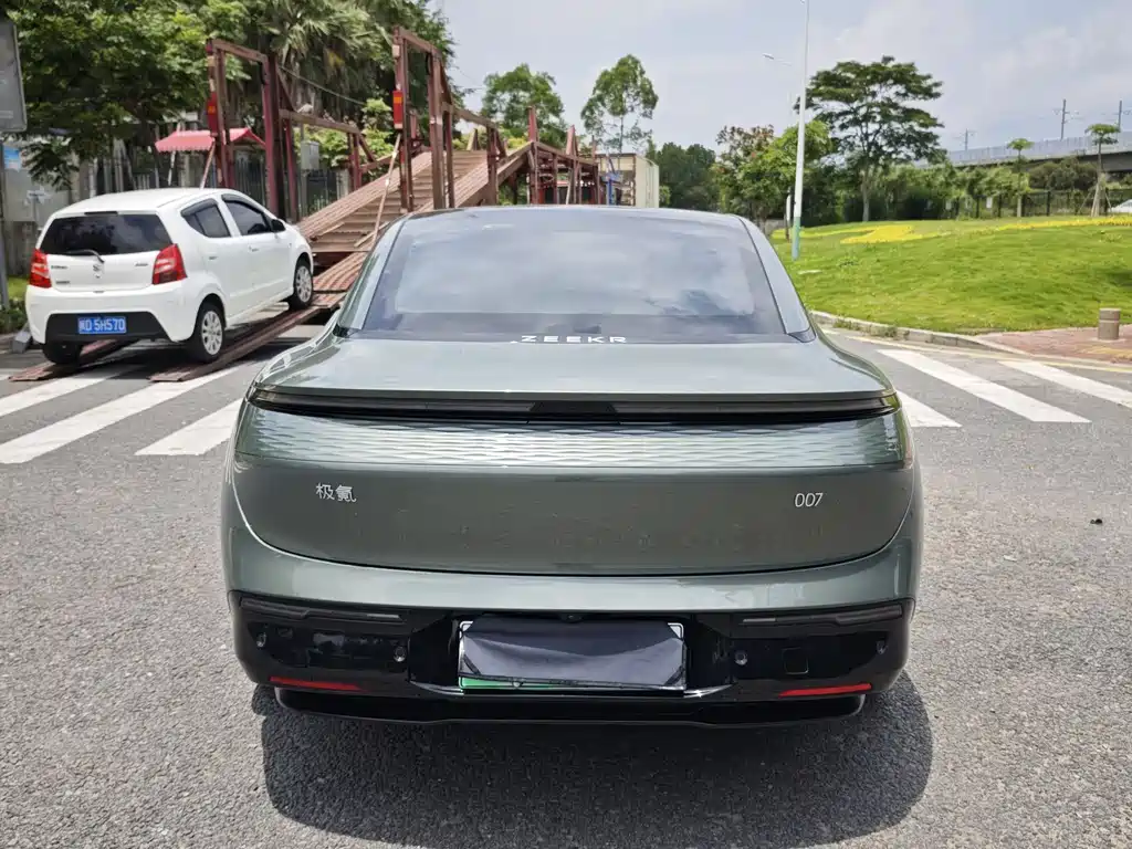 Zeekr 007 2025 Long Range AWD Intelligent Driving Edition 100kWh