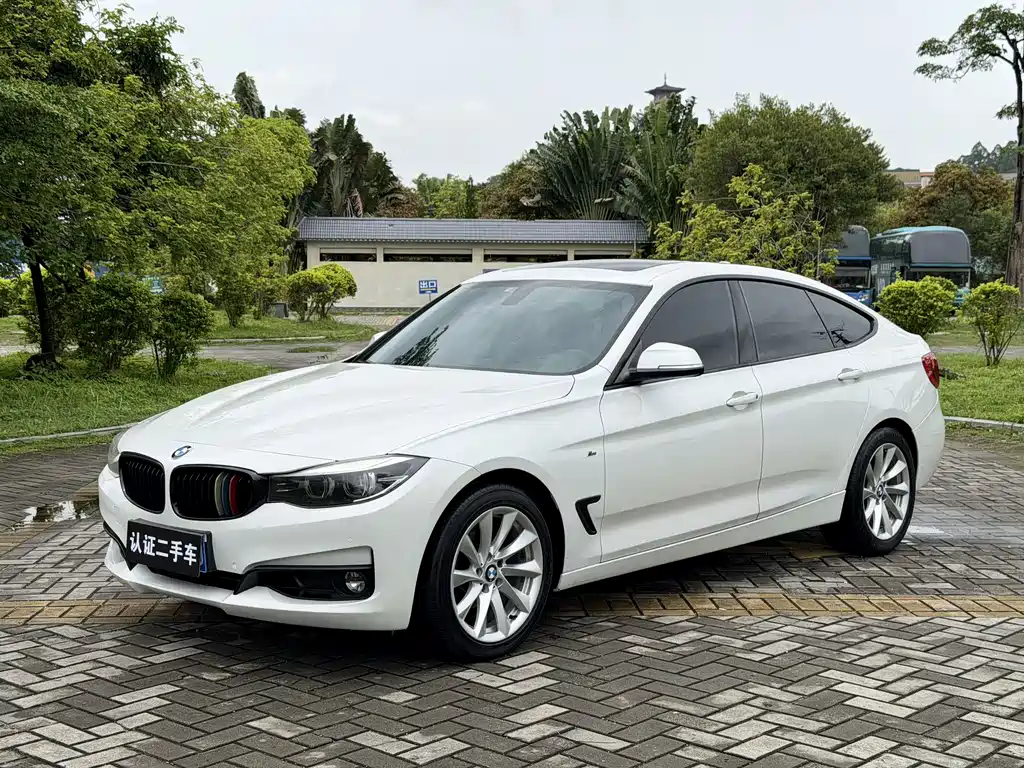 BMW 3 Series GT 2018 320i Fashion Edition