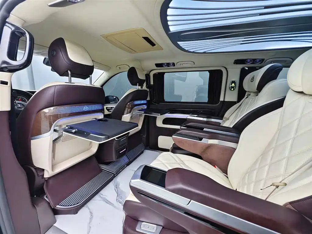 Mercedes-Benz Vito 2023 2.0T Business Edition 7-Seater