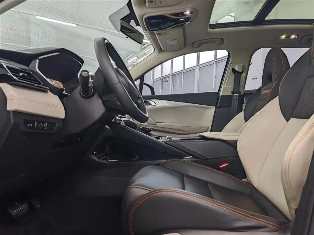 Lynk & Co 06 EM-P 2022 PHEV 84km Pro