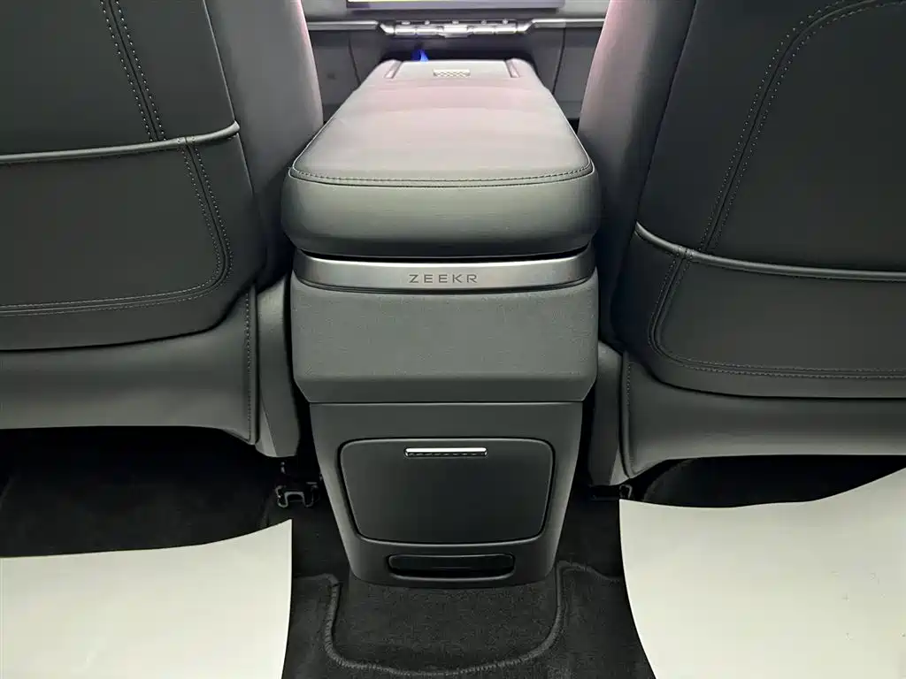 Zeekr 7X 2025 100kWh Long Range RWD Intelligent Driving Edition