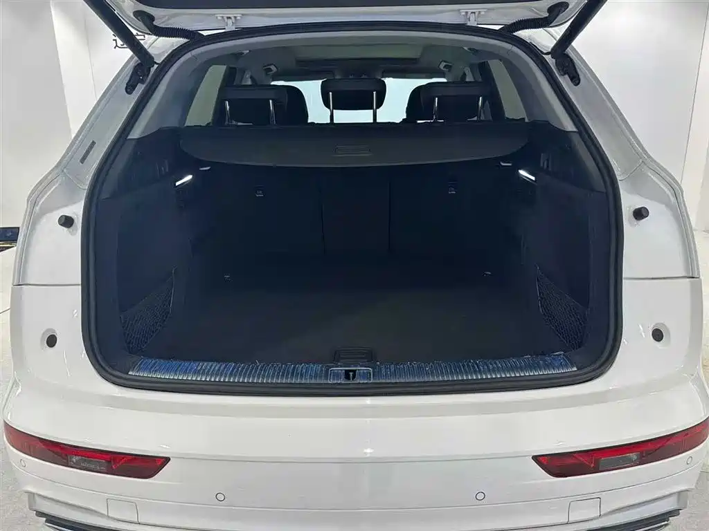 Audi Q5L 2022 Facelift 40 TFSI Luxury Dynamic Edition