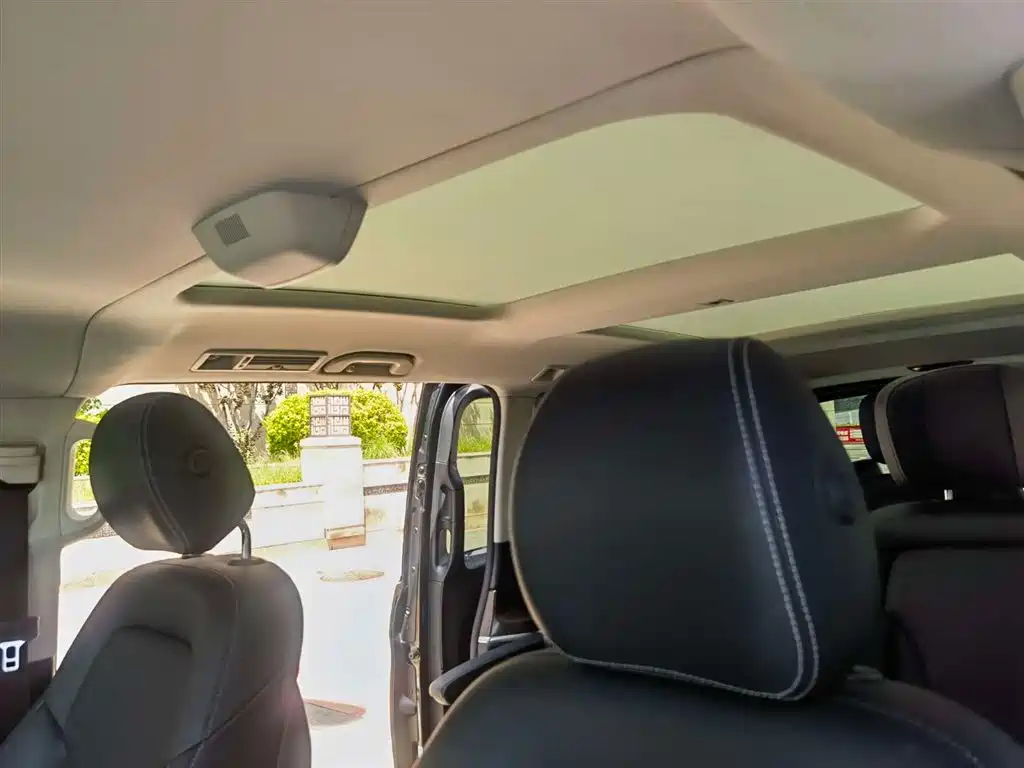 Mercedes-Benz V-Class 2020 V 260 Navigator Edition