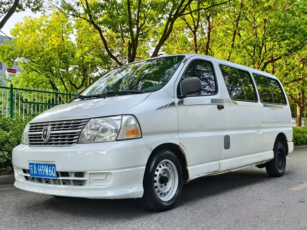 Brilliance Granvia 2016 2.0L Classic Edition Standard Long Wheelbase 9-Seater