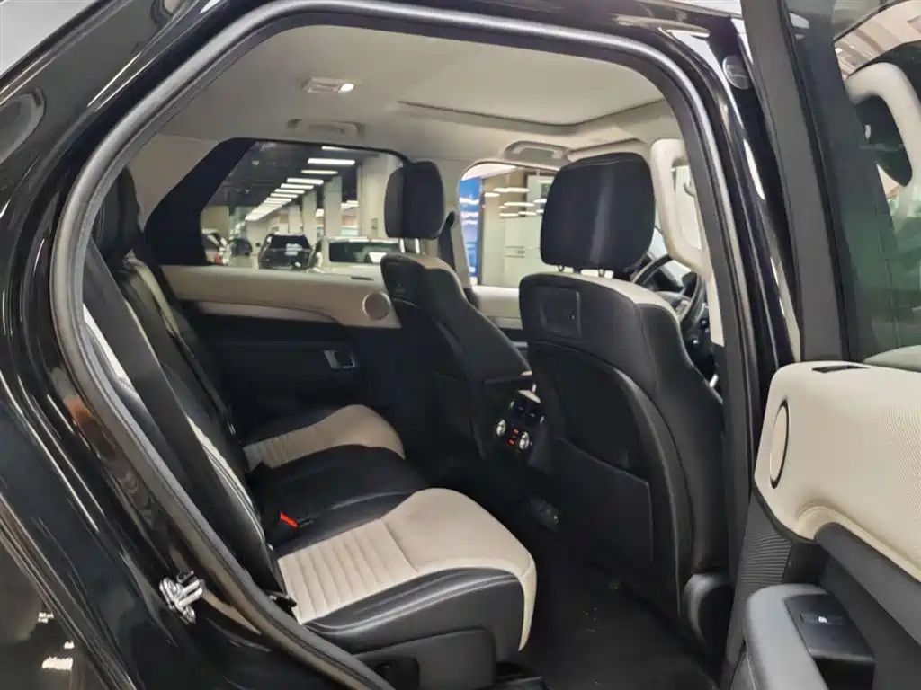 Land Rover Discovery 2021 360PS R-Dynamic S