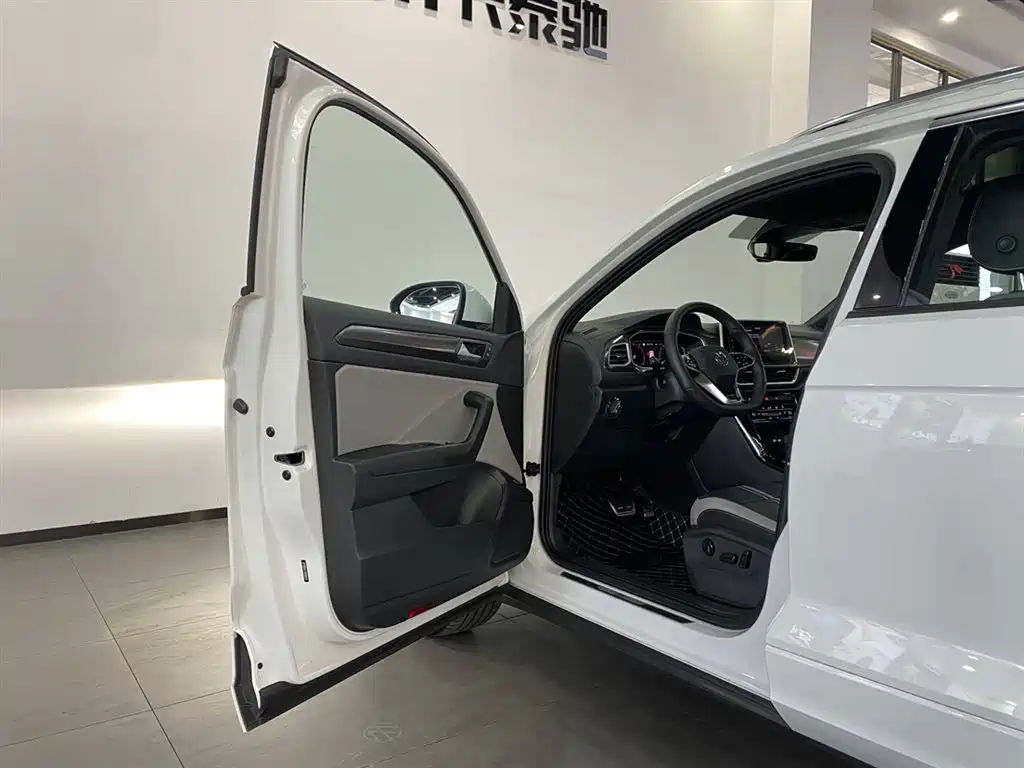 T-ROC 2025 Facelift 300TSI DSG FWD Chenguang Edition