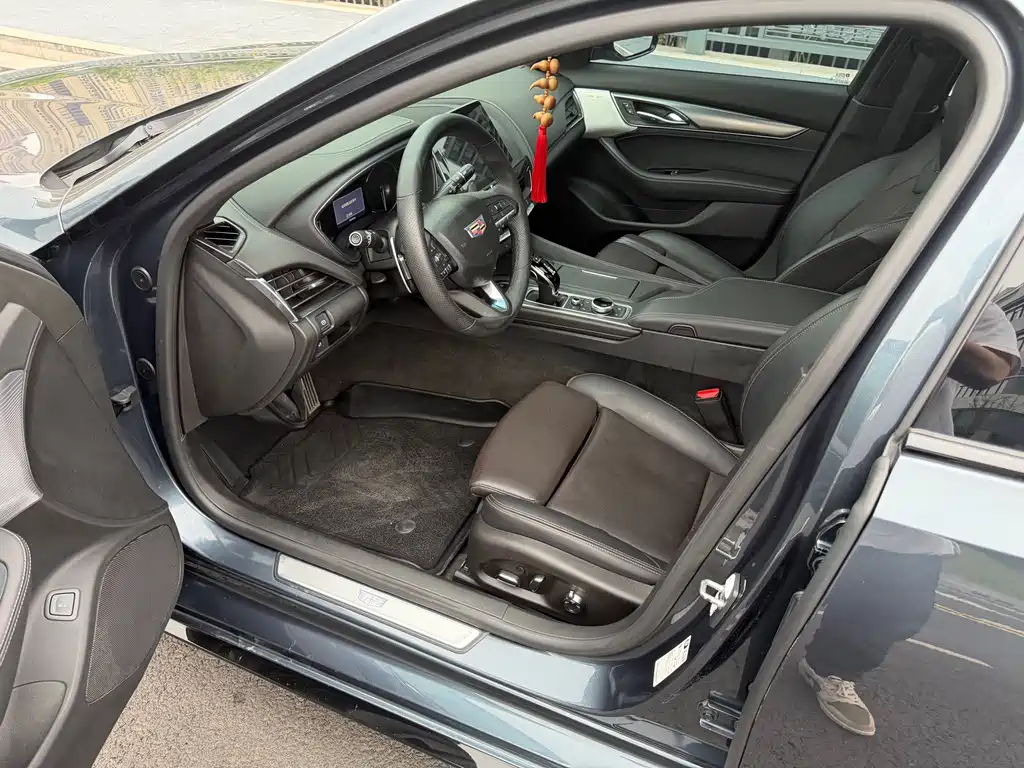 Cadillac CT5 2021 28T Leading Sport
