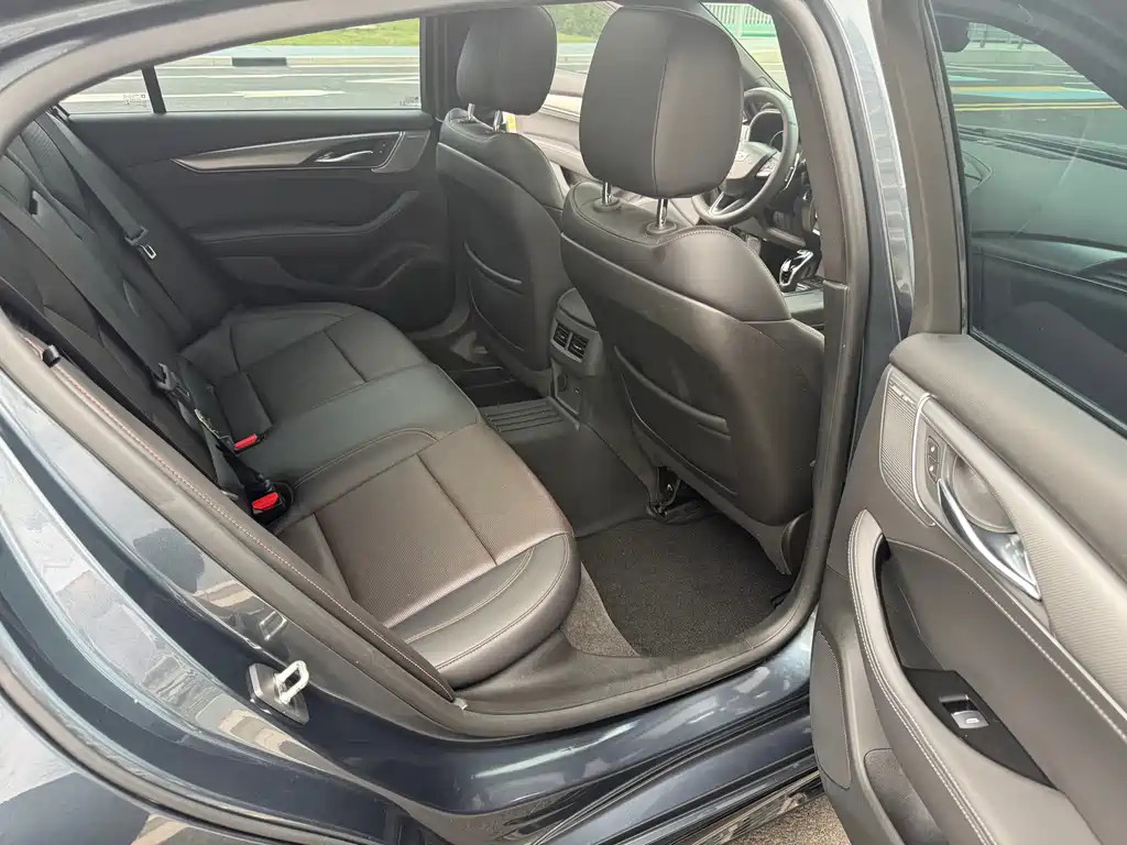 Cadillac CT5 2021 28T Leading Sport