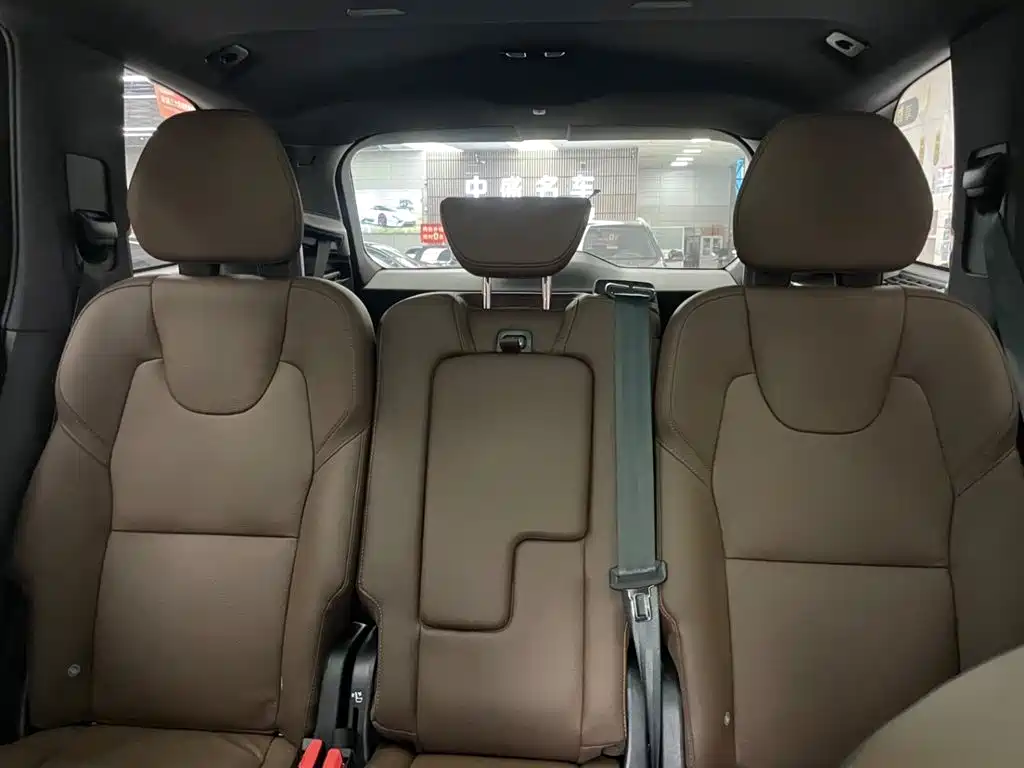 Volvo XC90 2024 B6 Momentum 7-Seater