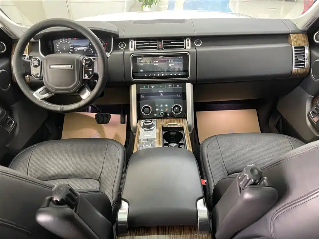 Range Rover 2018 3.0 SC V6 Vogue Heritage Edition