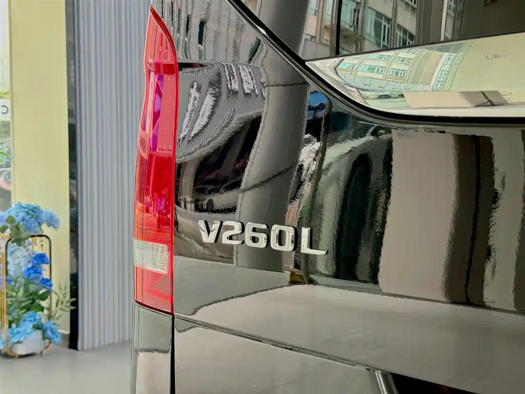 Mercedes-Benz V-Class 2024 V260 L High Roof Custom Edition