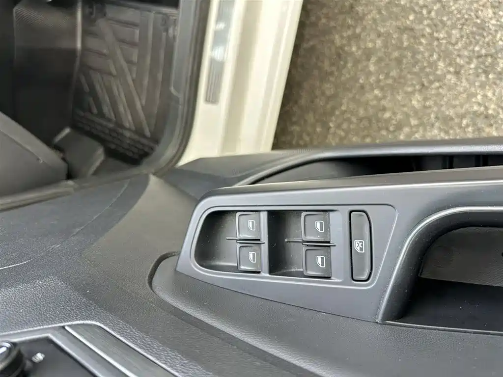 Volkswagen Lamando 2015 280TSI DSG Comfort Edition
