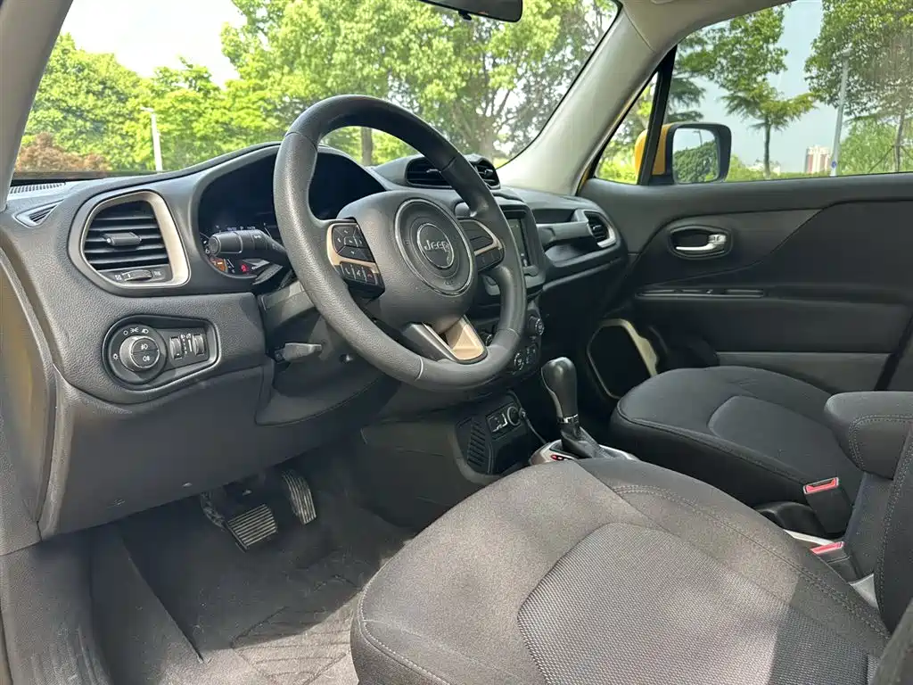 Jeep Renegade 2018 Connected Screen Edition 180T Automatic High Energy Edition
