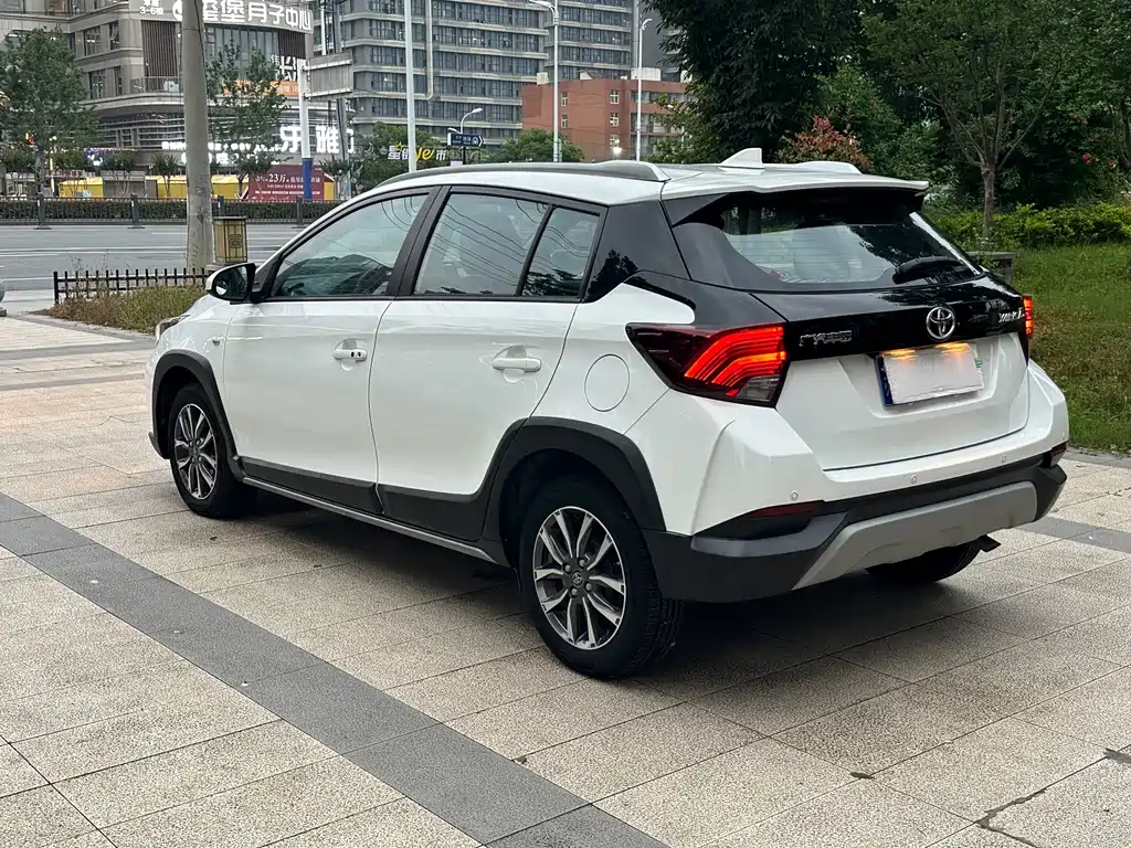 Yaris L 2020 1.5L CVT Premium