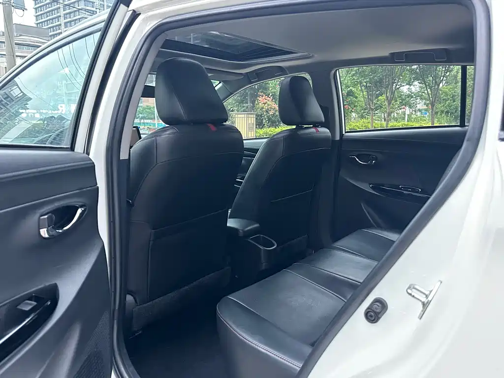 Yaris L 2020 1.5L CVT Premium