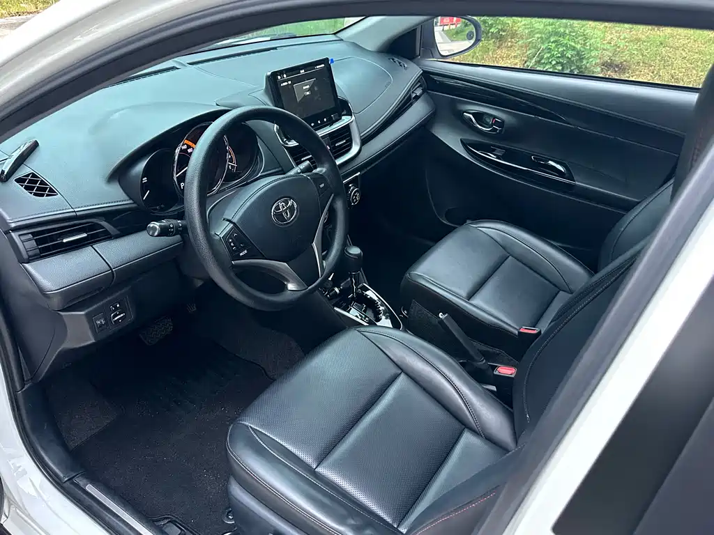 Yaris L 2020 1.5L CVT Premium